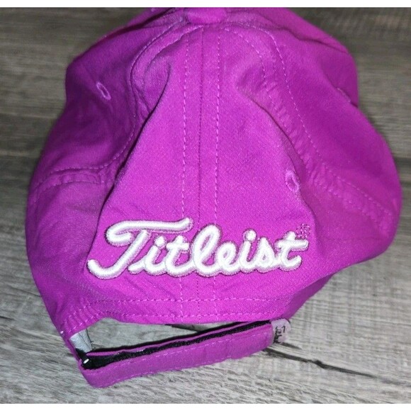 Titleist Women's Golf Hat Cap Embroidered Hook & Loop Adjustable Berry Pro V1 - Picture 3 of 4